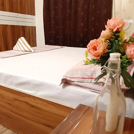 Paarijaat Homestay & Guesthouse Ayodhya Exterior photo
